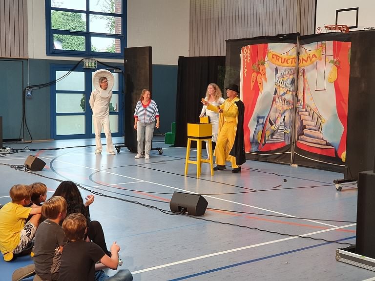 Präventionstheater: Henrietta aus Fructonia